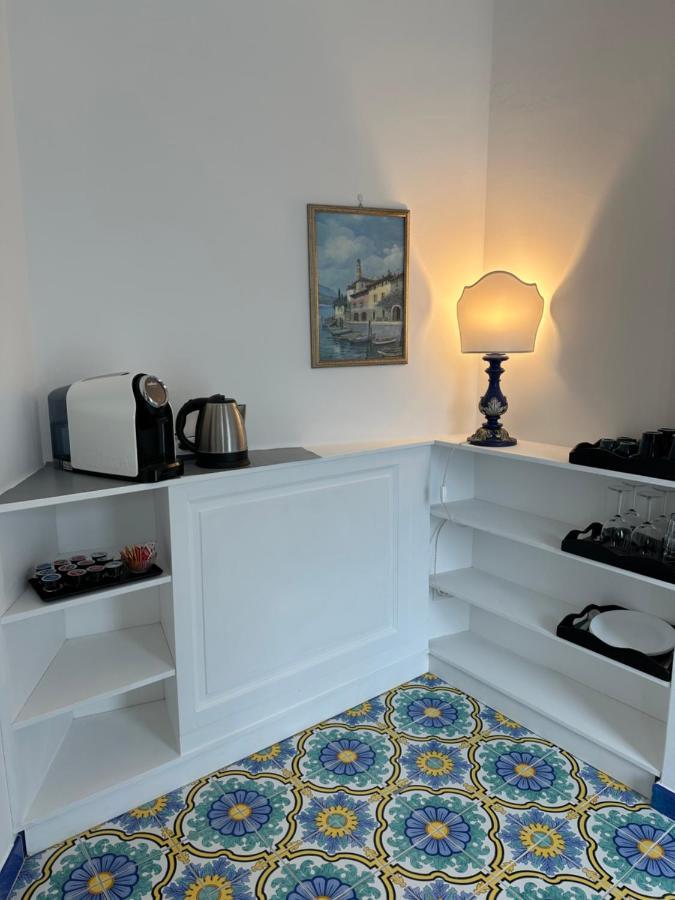 Queen View Apartment - No Kitchen Positano Exterior foto